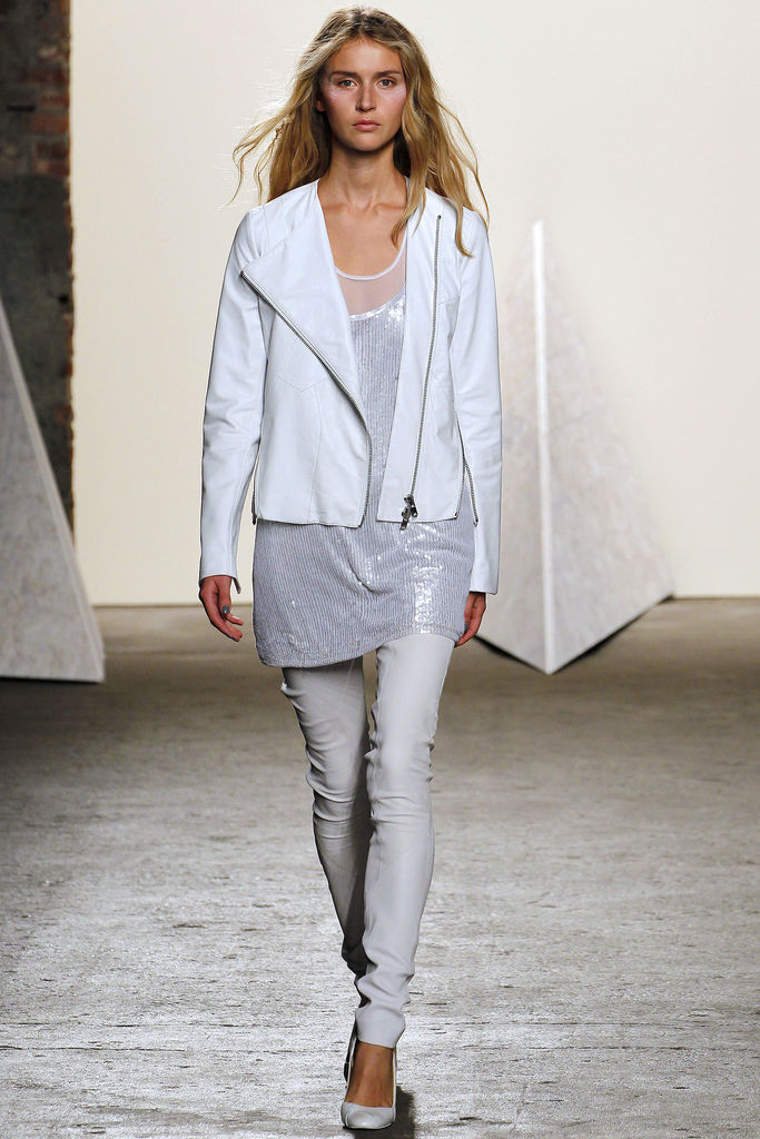 Tess Giberson 2013DƬ