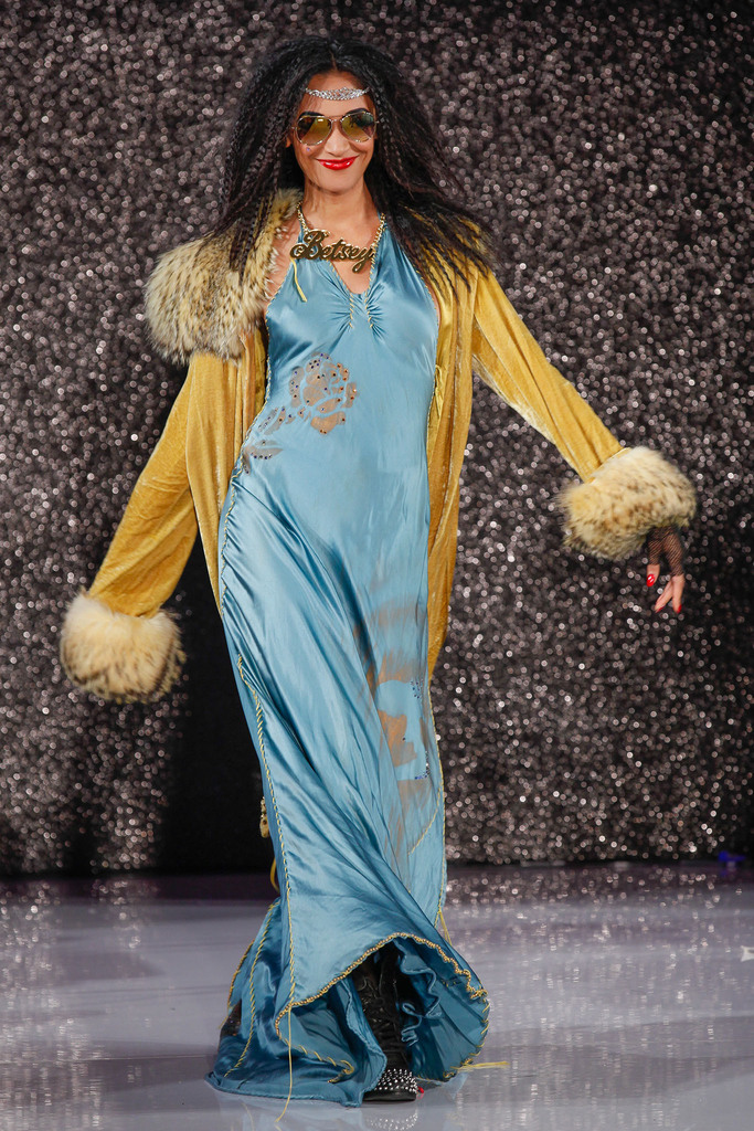 Betsey Johnson 2013DƬ