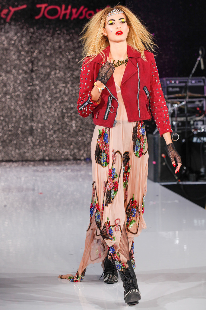 Betsey Johnson 2013DƬ