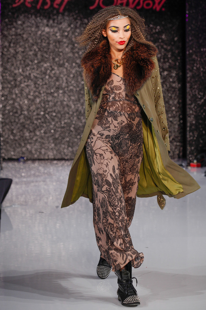 Betsey Johnson 2013DƬ